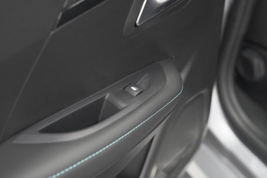 Peugeot 208 PureTech 100 Allure | Camera | Navigatie | Parkeersensoren | Apple Carplay