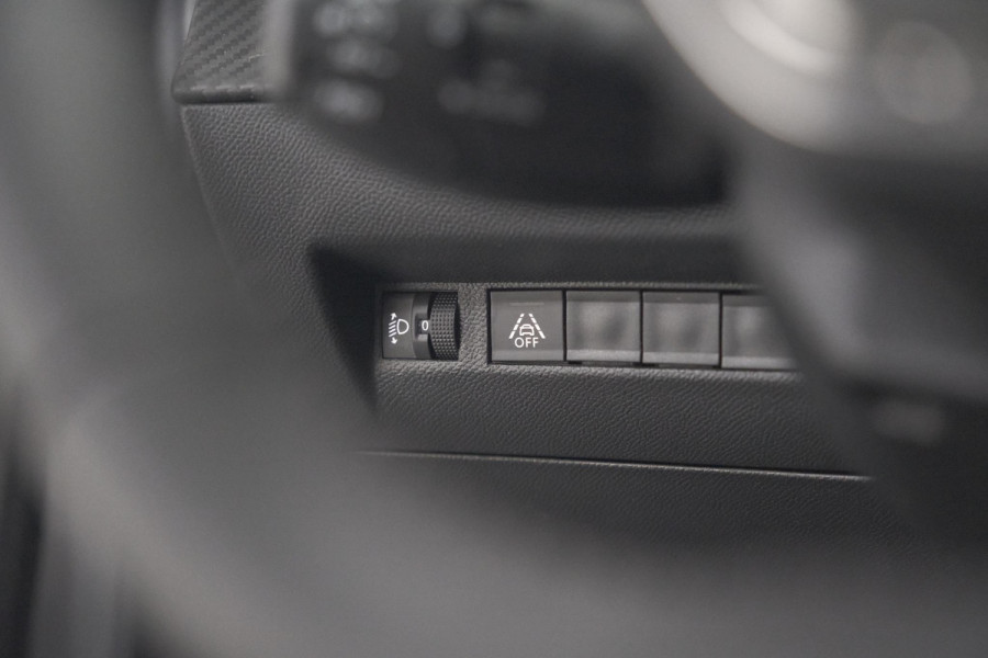 Peugeot 208 PureTech 100 Allure | Camera | Navigatie | Parkeersensoren | Apple Carplay