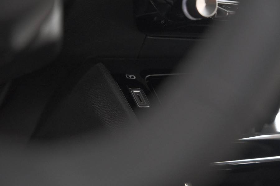 Peugeot 208 PureTech 100 Allure | Camera | Navigatie | Parkeersensoren | Apple Carplay