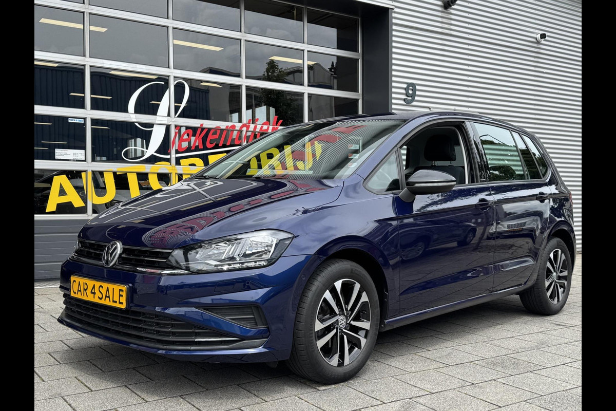 Volkswagen Golf Sportsvan 1.0 TSI IQ-Drive Limited 55.000 KM- Navigatie / Apple CarPlay I Airco I LED I PDC I Sport velgen Volkswagen Golf Sportsvan 1.0 TSI IQ-Drive Limited 55.000 KM- Navigatie / Apple CarPlay I Airco I LED I PDC I Sport velgen