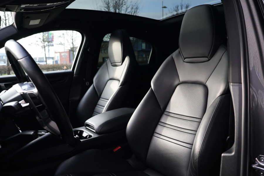 Porsche Cayenne Coupé 3.0 E-Hybrid 462PK | Panoramadak | 360 Camera | Luchtvering | Dealer Onderhouden | Sport-Chrono | 21 inch velgen | Sportuitlaat | Blind Spot | Nieuwe APK | Onderhoudsbeurt