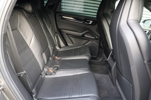 Porsche Cayenne Coupé 3.0 E-Hybrid 462PK | Panoramadak | 360 Camera | Luchtvering | Dealer Onderhouden | Sport-Chrono | 21 inch velgen | Sportuitlaat | Blind Spot | Nieuwe APK | Onderhoudsbeurt