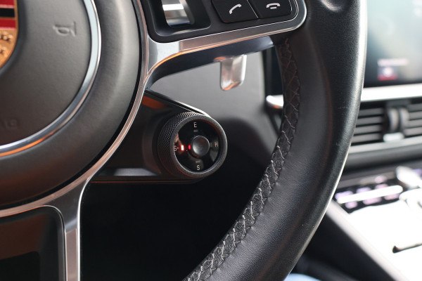 Porsche Cayenne Coupé 3.0 E-Hybrid 462PK | Panoramadak | 360 Camera | Luchtvering | Dealer Onderhouden | Sport-Chrono | 21 inch velgen | Sportuitlaat | Blind Spot | Nieuwe APK | Onderhoudsbeurt