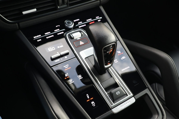 Porsche Cayenne Coupé 3.0 E-Hybrid 462PK | Panoramadak | 360 Camera | Luchtvering | Dealer Onderhouden | Sport-Chrono | 21 inch velgen | Sportuitlaat | Blind Spot | Nieuwe APK | Onderhoudsbeurt