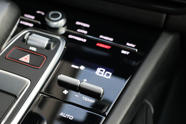 Porsche Cayenne Coupé 3.0 E-Hybrid 462PK | Panoramadak | 360 Camera | Luchtvering | Dealer Onderhouden | Sport-Chrono | 21 inch velgen | Sportuitlaat | Blind Spot | Nieuwe APK | Onderhoudsbeurt
