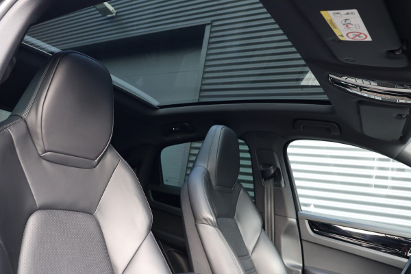 Porsche Cayenne Coupé 3.0 E-Hybrid 462PK | Panoramadak | 360 Camera | Luchtvering | Dealer Onderhouden | Sport-Chrono | 21 inch velgen | Sportuitlaat | Blind Spot | Nieuwe APK | Onderhoudsbeurt
