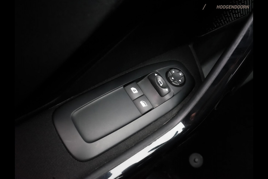 Peugeot 208 1.2 PureTech Sport (APPLE CARPLAY,NAVIGATIE,PARKEERSENSOREN,CRUISE,LM-VELGEN,NIEUWE APK,TOPCONDITIE)