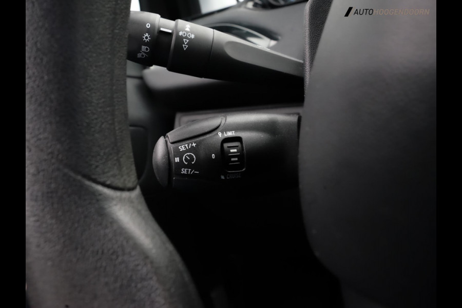 Peugeot 208 1.2 PureTech Sport (APPLE CARPLAY,NAVIGATIE,PARKEERSENSOREN,CRUISE,LM-VELGEN,NIEUWE APK,TOPCONDITIE)