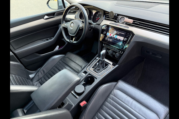 Volkswagen Passat Variant 1.5 TSI Highline Business R l Pano l Automaat l Navi l Climate l ACC l