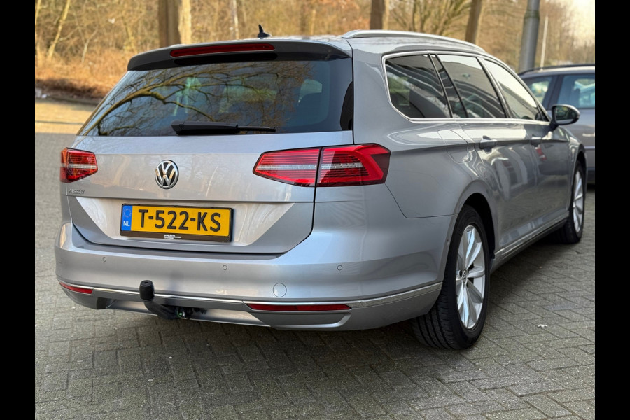 Volkswagen Passat Variant 1.5 TSI Highline Business R l Pano l Automaat l Navi l Climate l ACC l