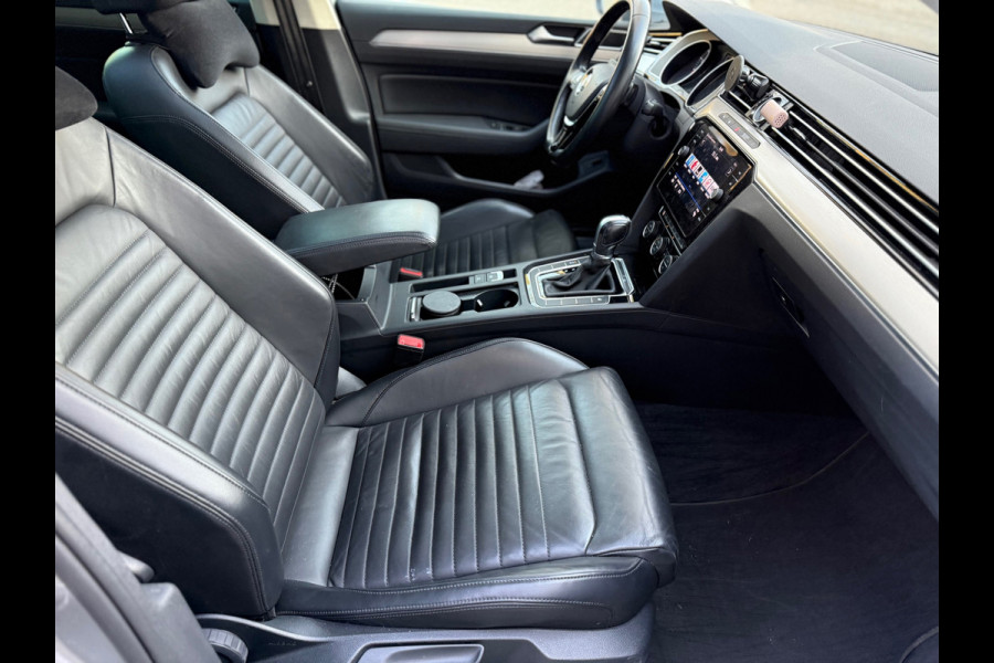 Volkswagen Passat Variant 1.5 TSI Highline Business R l Pano l Automaat l Navi l Climate l ACC l