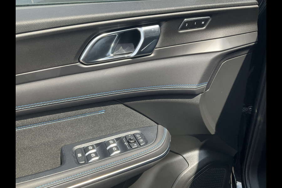 Lynk & Co 01 1.5 262PK PHEV Zwarte hemel 360° StoelVerw. Panoramadak Plug-in