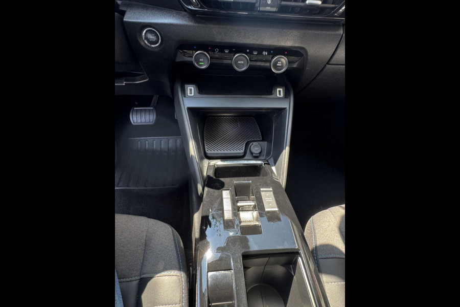 Citroën C4 1.2 PureTech Shine - AUTOMAAT I Navigatie I Airco I PDC / LED I 1/2 Leer I Trekhaak I Dealer onderhouden