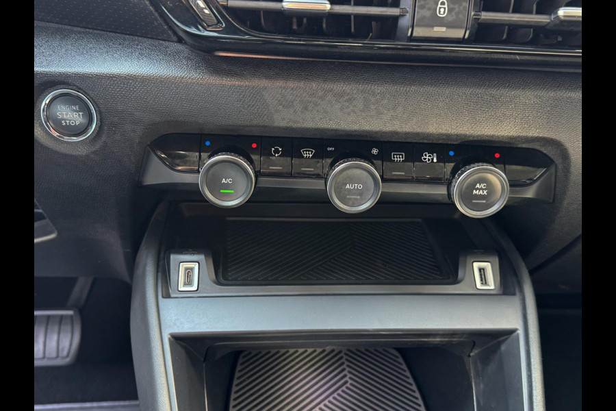 Citroën C4 1.2 PureTech Shine - AUTOMAAT I Navigatie I Airco I PDC / LED I 1/2 Leer I Trekhaak I Dealer onderhouden