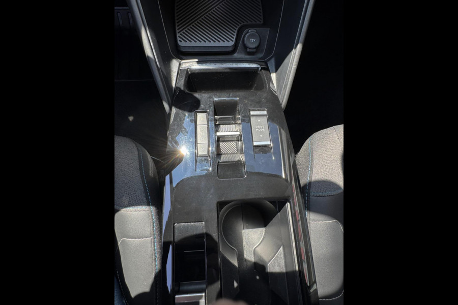 Citroën C4 1.2 PureTech Shine - AUTOMAAT I Navigatie I Airco I PDC / LED I 1/2 Leer I Trekhaak I Dealer onderhouden