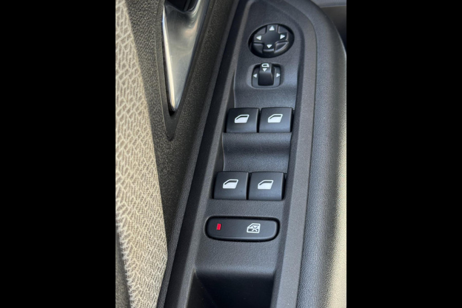 Citroën C4 1.2 PureTech Shine - AUTOMAAT I Navigatie I Airco I PDC / LED I 1/2 Leer I Trekhaak I Dealer onderhouden