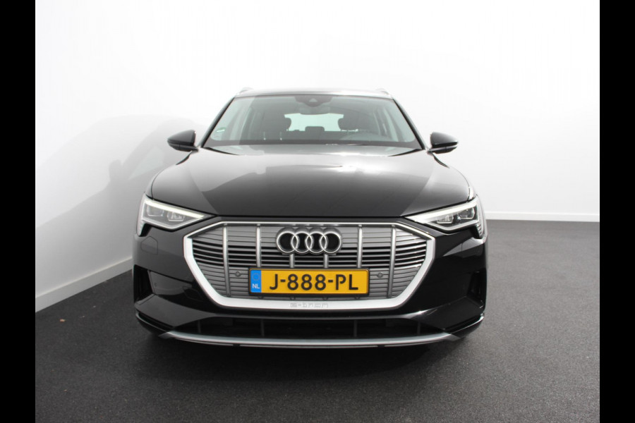 Audi e-tron e-tron 50 quattro Launch edition 71 kWh Navigatie Climate Control Parkeer Sensoren Lichtmetalen velgen