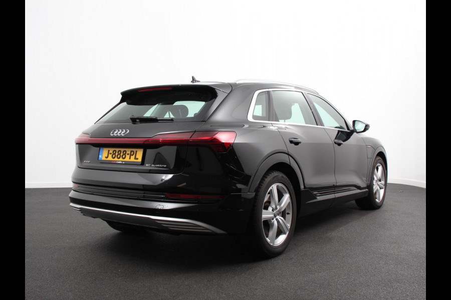Audi e-tron e-tron 50 quattro Launch edition 71 kWh Navigatie Climate Control Parkeer Sensoren Lichtmetalen velgen