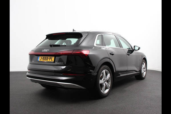 Audi e-tron e-tron 50 quattro Launch edition 71 kWh Navigatie Climate Control Parkeer Sensoren Lichtmetalen velgen