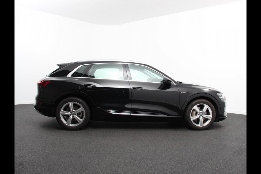 Audi e-tron e-tron 50 quattro Launch edition 71 kWh Navigatie Climate Control Parkeer Sensoren Lichtmetalen velgen