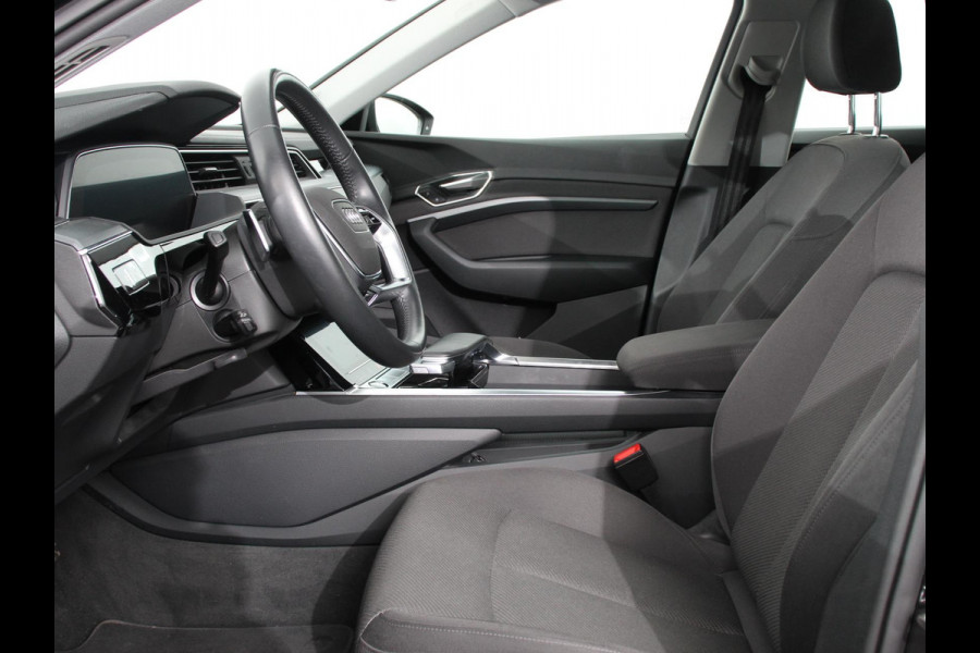 Audi e-tron e-tron 50 quattro Launch edition 71 kWh Navigatie Climate Control Parkeer Sensoren Lichtmetalen velgen