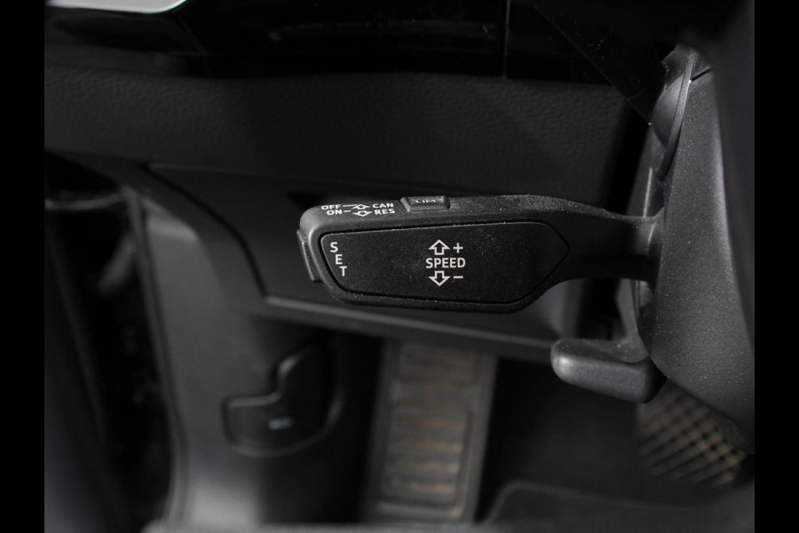 Audi e-tron e-tron 50 quattro Launch edition 71 kWh Navigatie Climate Control Parkeer Sensoren Lichtmetalen velgen