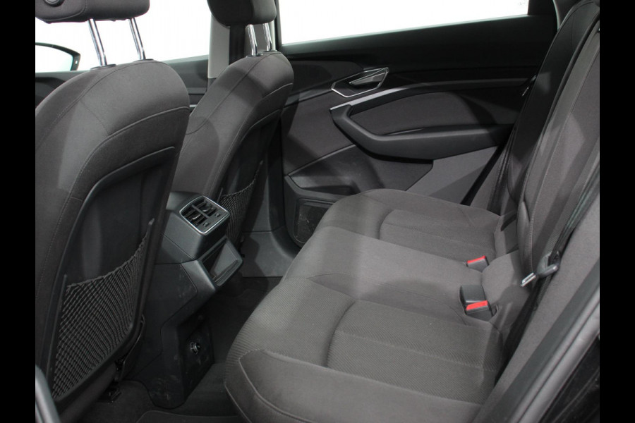 Audi e-tron e-tron 50 quattro Launch edition 71 kWh Navigatie Climate Control Parkeer Sensoren Lichtmetalen velgen
