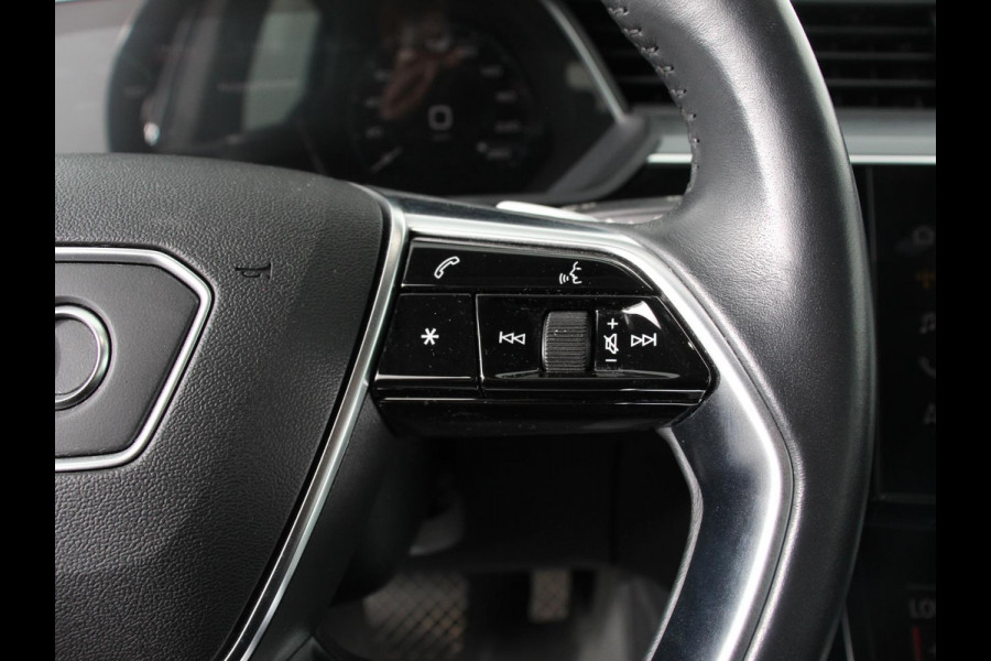Audi e-tron e-tron 50 quattro Launch edition 71 kWh Navigatie Climate Control Parkeer Sensoren Lichtmetalen velgen