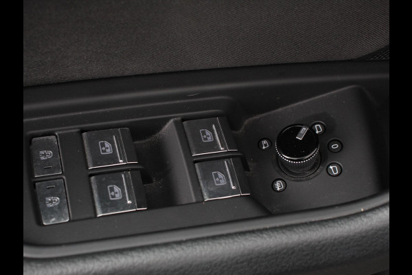 Audi e-tron e-tron 50 quattro Launch edition 71 kWh Navigatie Climate Control Parkeer Sensoren Lichtmetalen velgen