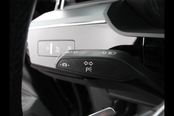 Audi e-tron e-tron 50 quattro Launch edition 71 kWh Navigatie Climate Control Parkeer Sensoren Lichtmetalen velgen