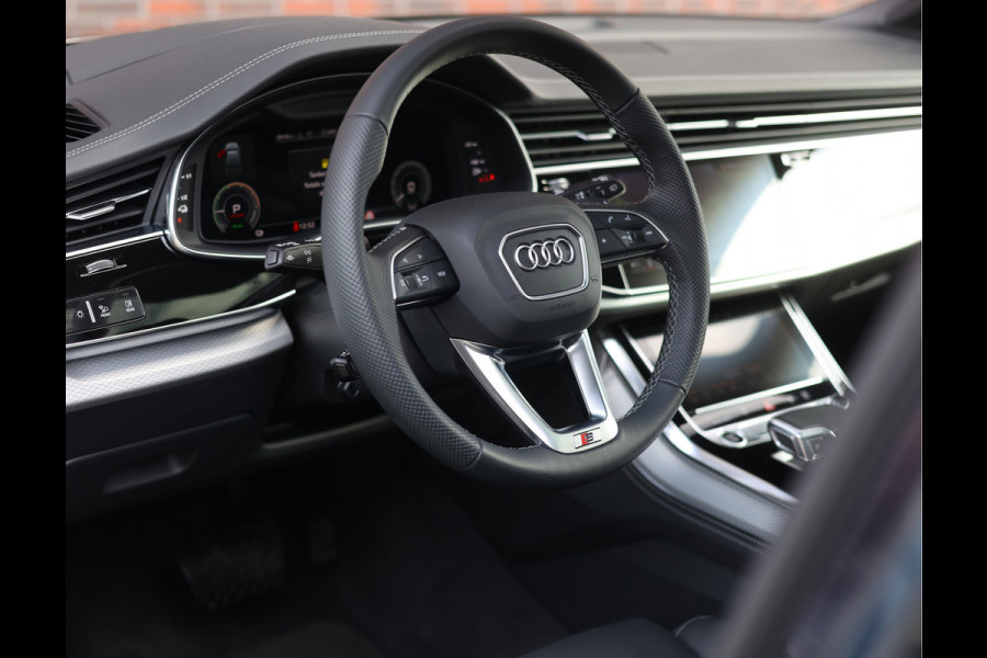 Audi Q7 60 TFSIe Quattro | Trekhaak - Head-Up - 360 - Alcantara
