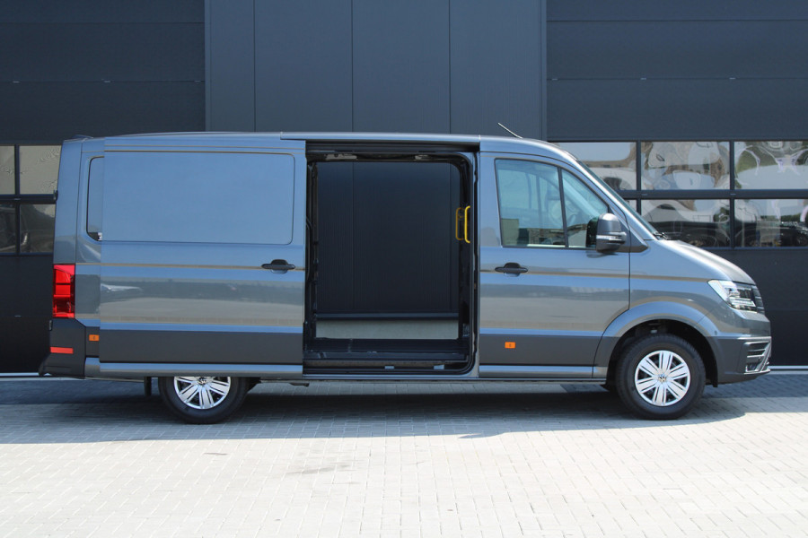 Volkswagen Crafter 35 2.0 TDI L3H2 177pk - Facelift - 2x Schuifdeur - Navigatie - LED - Geveerde stoel - Virtual cockpit - Camera - Verwarmd stuur