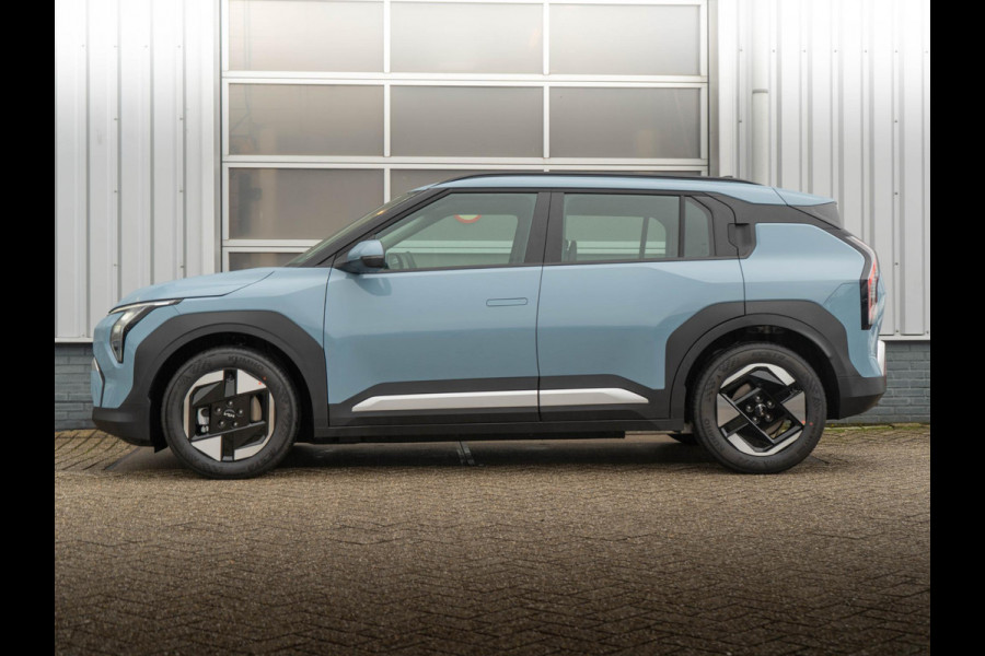 Kia EV3 Plus 58.3 kWh | Op VOOORRAAD DIRECT LEVERBAAR | Stoel en stuurverwarming | Dodehoek assistentie |
