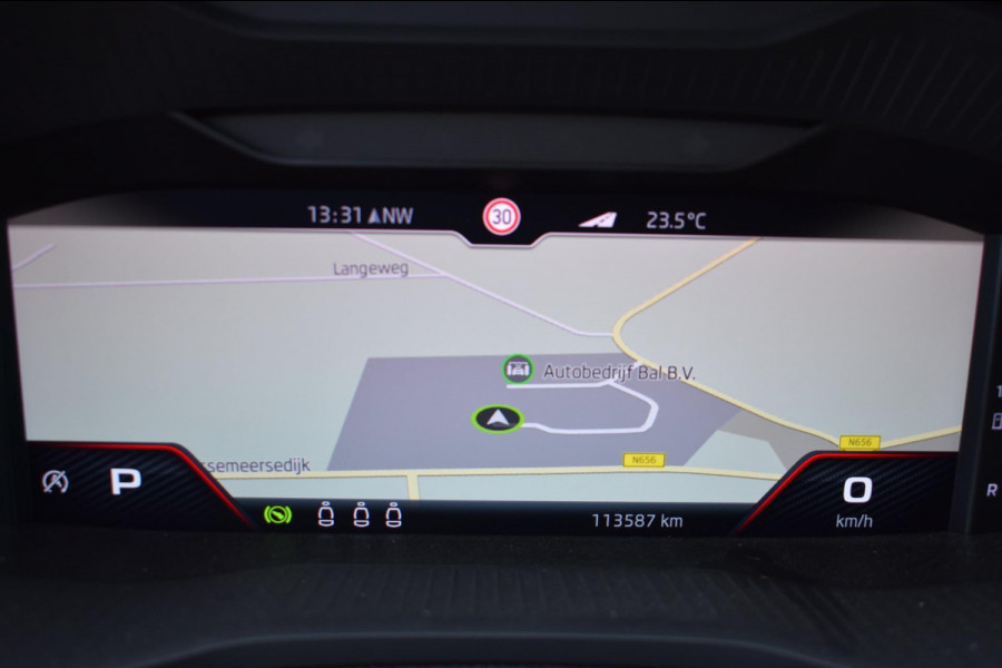 Škoda Karoq 1.5 TSI ACT Sportline | NAP | VIRTUAL COCKPIT | DEALER ONDERHOUDEN | CAMERA | STOELVERWARMING | APPLE CARPLAY