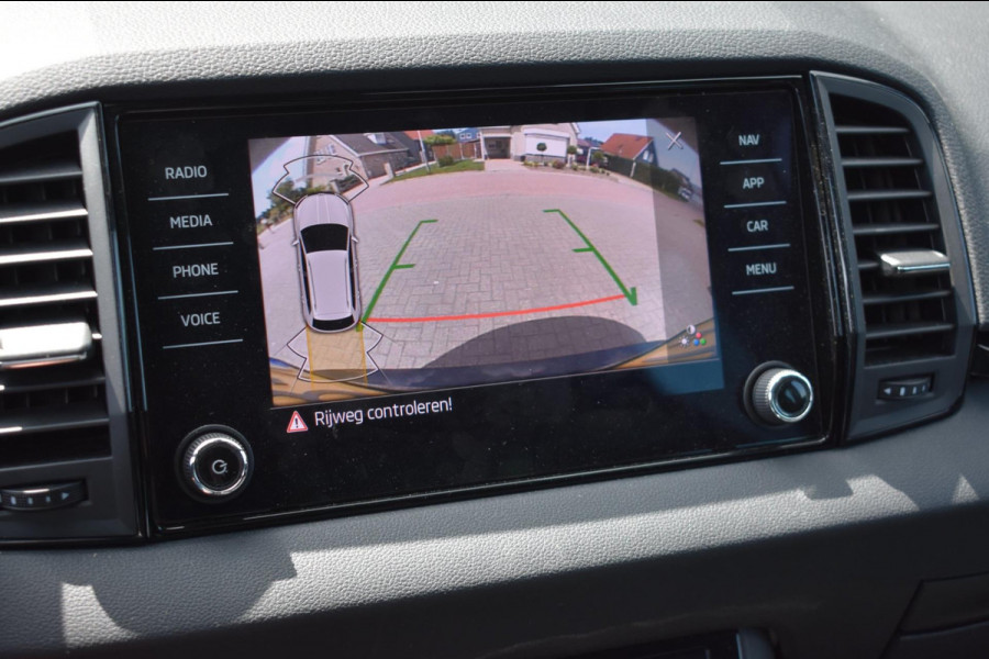 Škoda Karoq 1.5 TSI ACT Sportline | NAP | VIRTUAL COCKPIT | DEALER ONDERHOUDEN | CAMERA | STOELVERWARMING | APPLE CARPLAY