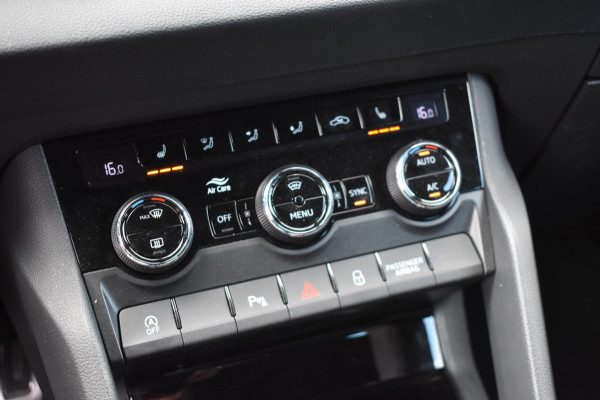 Škoda Karoq 1.5 TSI ACT Sportline | NAP | VIRTUAL COCKPIT | DEALER ONDERHOUDEN | CAMERA | STOELVERWARMING | APPLE CARPLAY