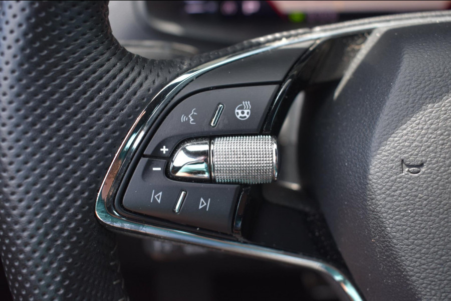 Škoda Karoq 1.5 TSI ACT Sportline | NAP | VIRTUAL COCKPIT | DEALER ONDERHOUDEN | CAMERA | STOELVERWARMING | APPLE CARPLAY