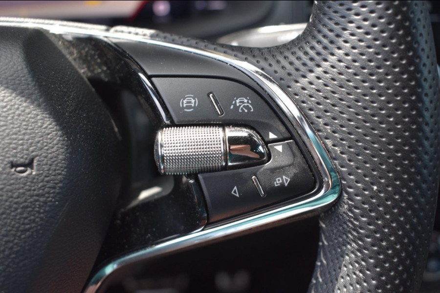 Škoda Karoq 1.5 TSI ACT Sportline | NAP | VIRTUAL COCKPIT | DEALER ONDERHOUDEN | CAMERA | STOELVERWARMING | APPLE CARPLAY
