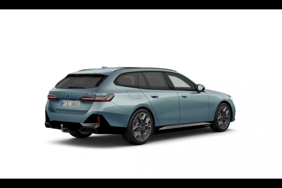 BMW i5 Touring eDrive40 M-Sport - Onderstel Prof - Bowers & Wilkins - Trekhaak