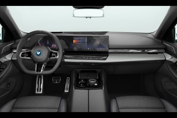 BMW i5 Touring eDrive40 M-Sport - Onderstel Prof - Bowers & Wilkins - Trekhaak