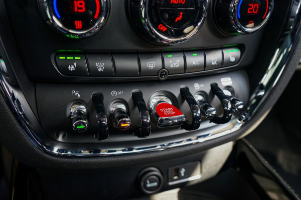 MINI Clubman 2.0 Cooper S | Panoramadak | Harman/Kardon | Head Up Display | JCW Velgen | Keyless Entry