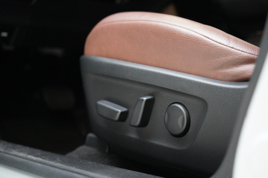 Mazda MX-30 e-SkyActiv 145 First Edition 36 kWh | Head-Up | Navigatie | Memory | Stoelverwarming |