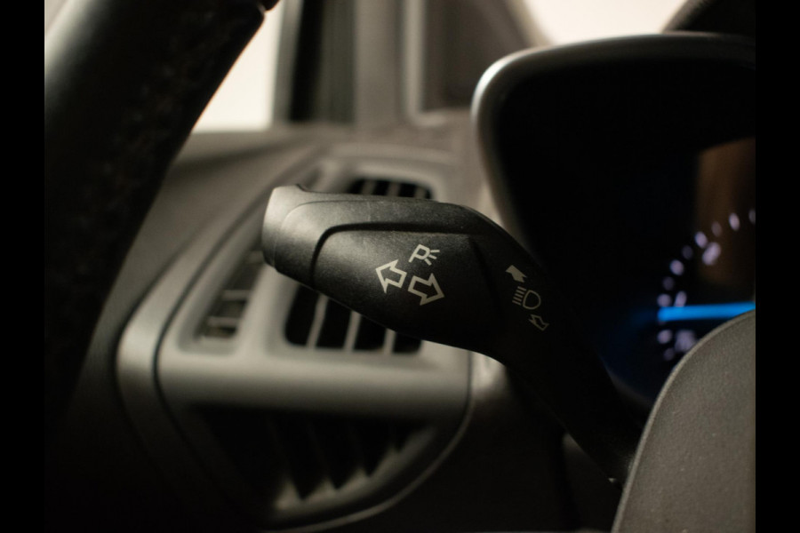 Ford Transit Connect 1.5 TDCI L1 Sport (NAVI,CAMERA,IMPERIAAL,3 ZITS,TREKHAAK,BLACK,NIEUWE APK,NETTESTAAT)