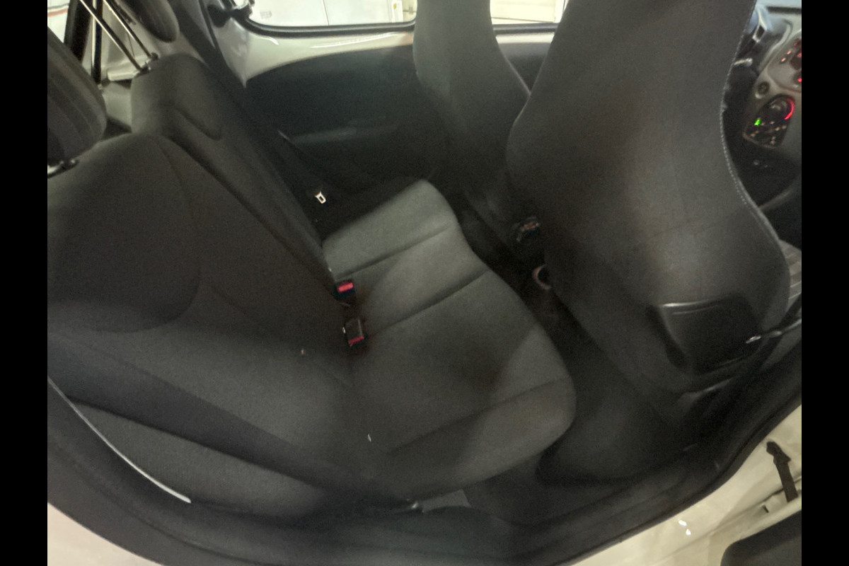Peugeot 108 1.0 e-VTi Active Airco | 5 deurs | Elktr. pakket Peugeot 108 1.0 e-VTi Active Airco | 5 deurs | Elktr. pakket