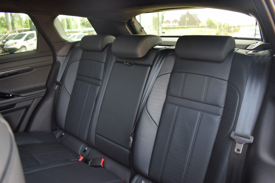 Land Rover Range Rover Evoque 1.5 P300e AWD R-Dynamic SE | Full Option! | Trekhaak | Pano | Meridian