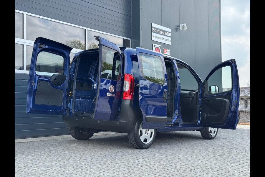 Fiat Fiorino 1.3 MultiJet 80pk | Rondom glas | Navi | Cruise | DAB-radio | Bluetooth | Parkeersensor | Schuifdeur | Metallic