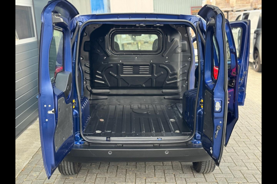 Fiat Fiorino 1.3 MultiJet 80pk | Rondom glas | Navi | Cruise | DAB-radio | Bluetooth | Parkeersensor | Schuifdeur | Metallic
