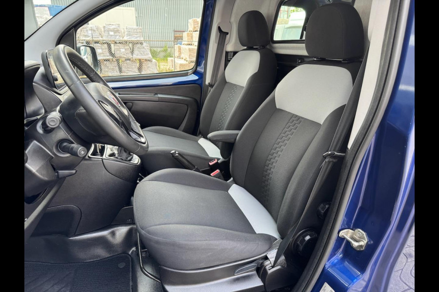 Fiat Fiorino 1.3 MultiJet 80pk | Rondom glas | Navi | Cruise | DAB-radio | Bluetooth | Parkeersensor | Schuifdeur | Metallic