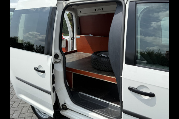 Volkswagen Caddy 1.4 TSI AUTOMAAT / BENZINE !! / BPM VRIJ / 1e EIG. / TREKHAAK / AIRCO / CRUISE / NAVI