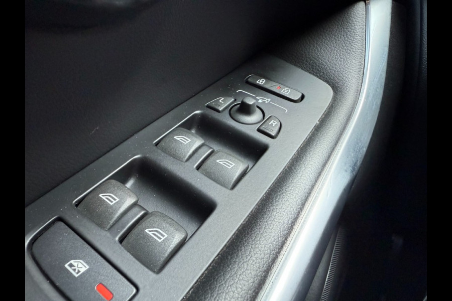 Volvo V40 V40 Cross Country T3 152pkSummum panorama leer camera